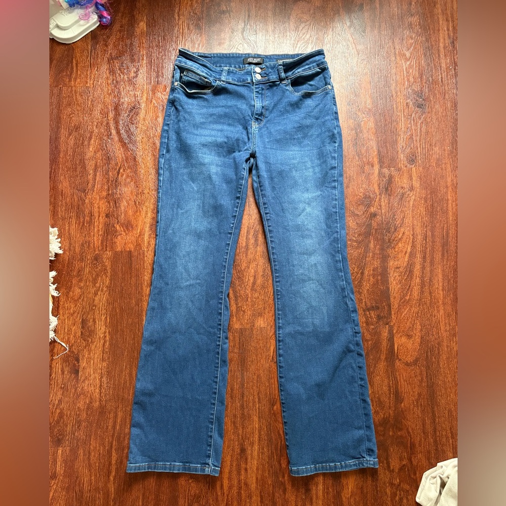 Judy Blue Slim Boot Cut Jeans in Classic Blue